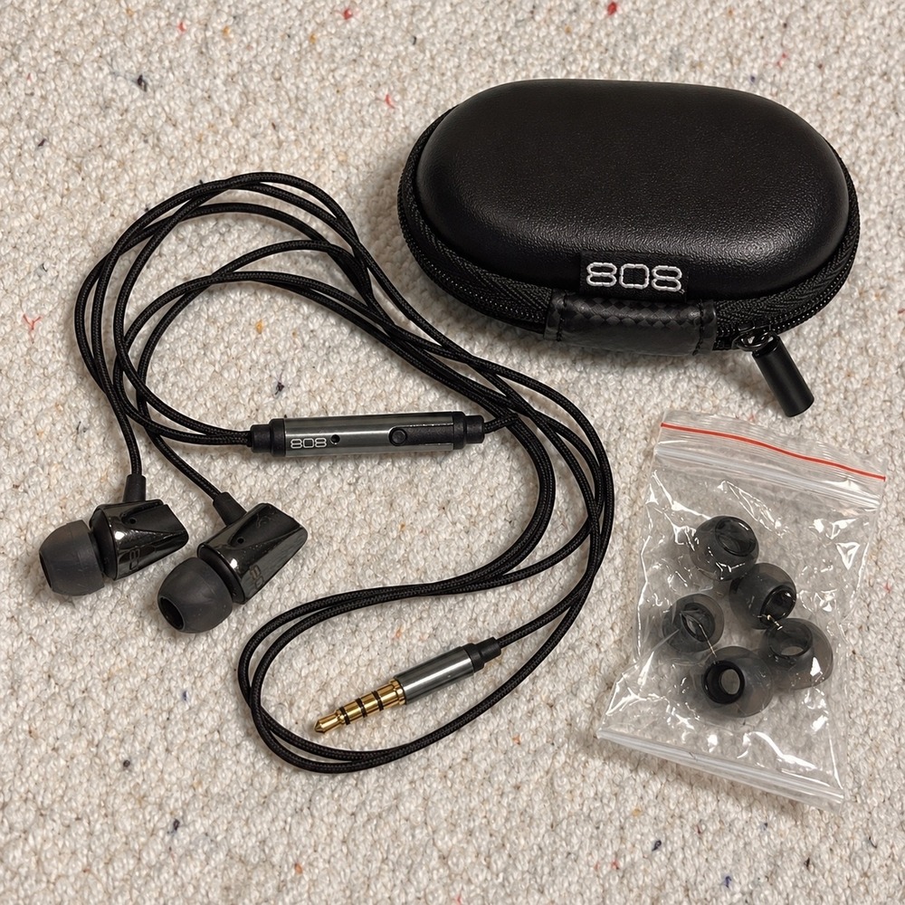 808 Audio HPA85BK EQ Wired Earbuds 3.5mm In-Ear Headphones Mic Case Tips